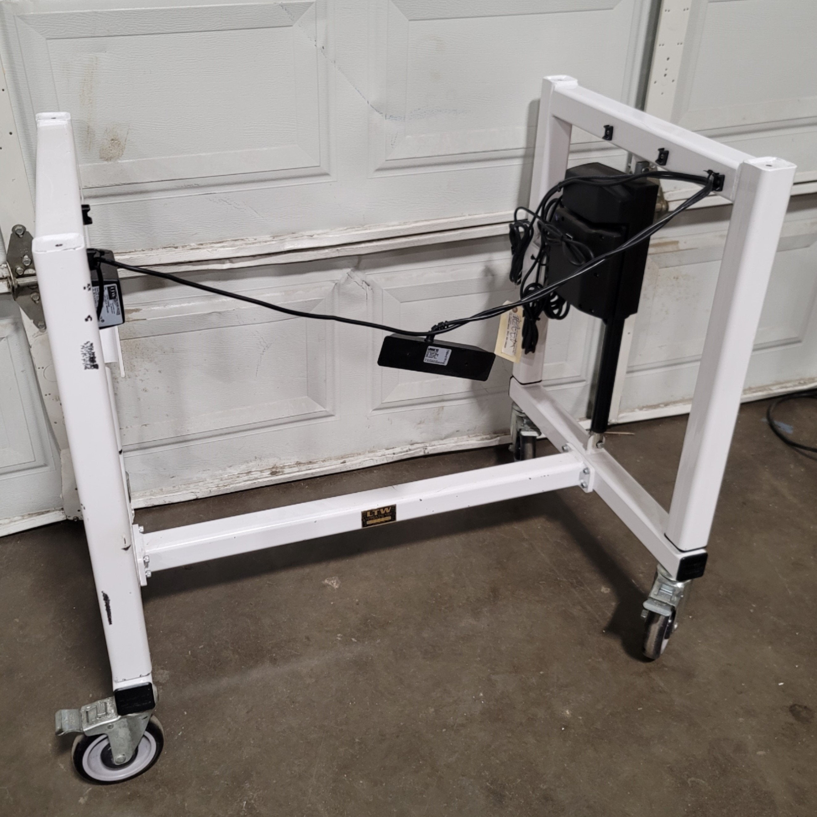 LTW E2 Ergonomic Adjustable Height Industrial Machine Base 36