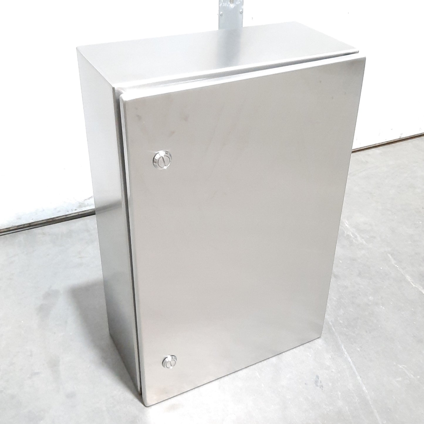 New – Open box Rittal WM241608N4 8017621 Stainless Enclosure, 600mm x 400mm x 210mm, NEMA 4X