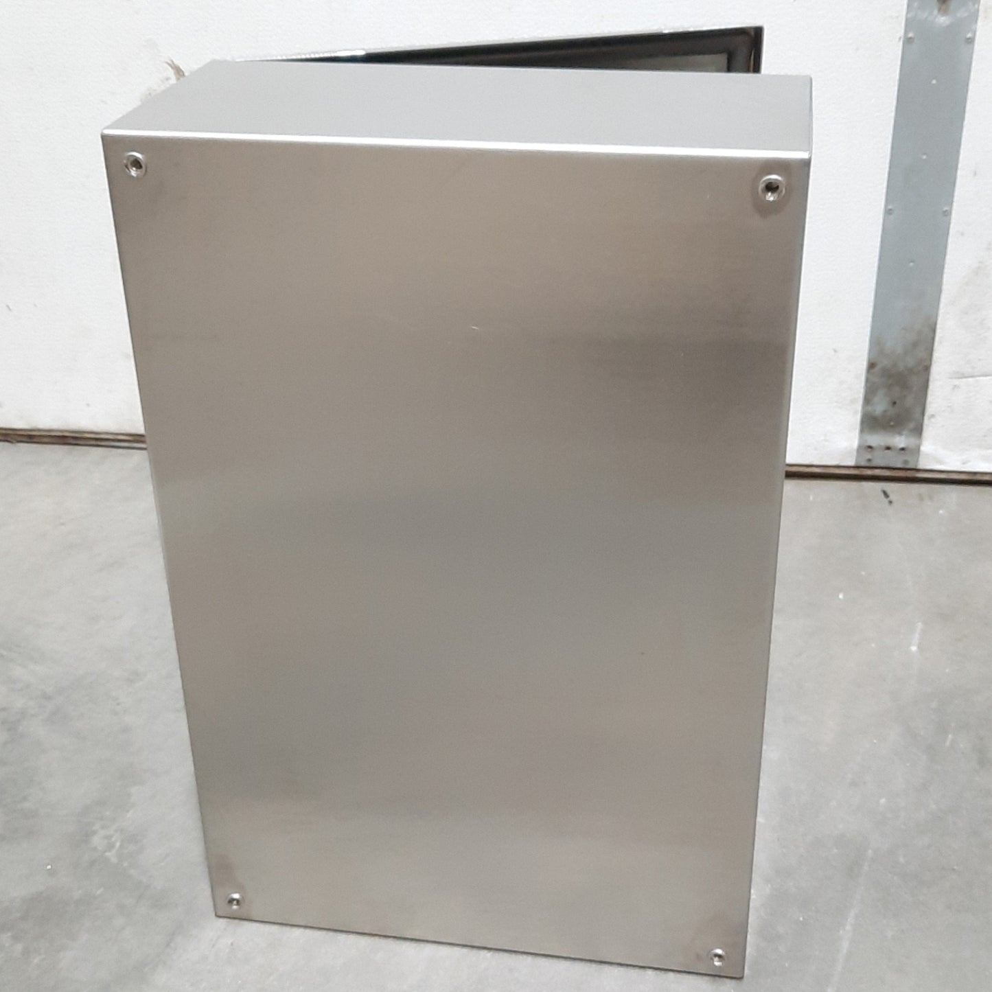 New – Open box Rittal WM241608N4 8017621 Stainless Enclosure, 600mm x 400mm x 210mm, NEMA 4X