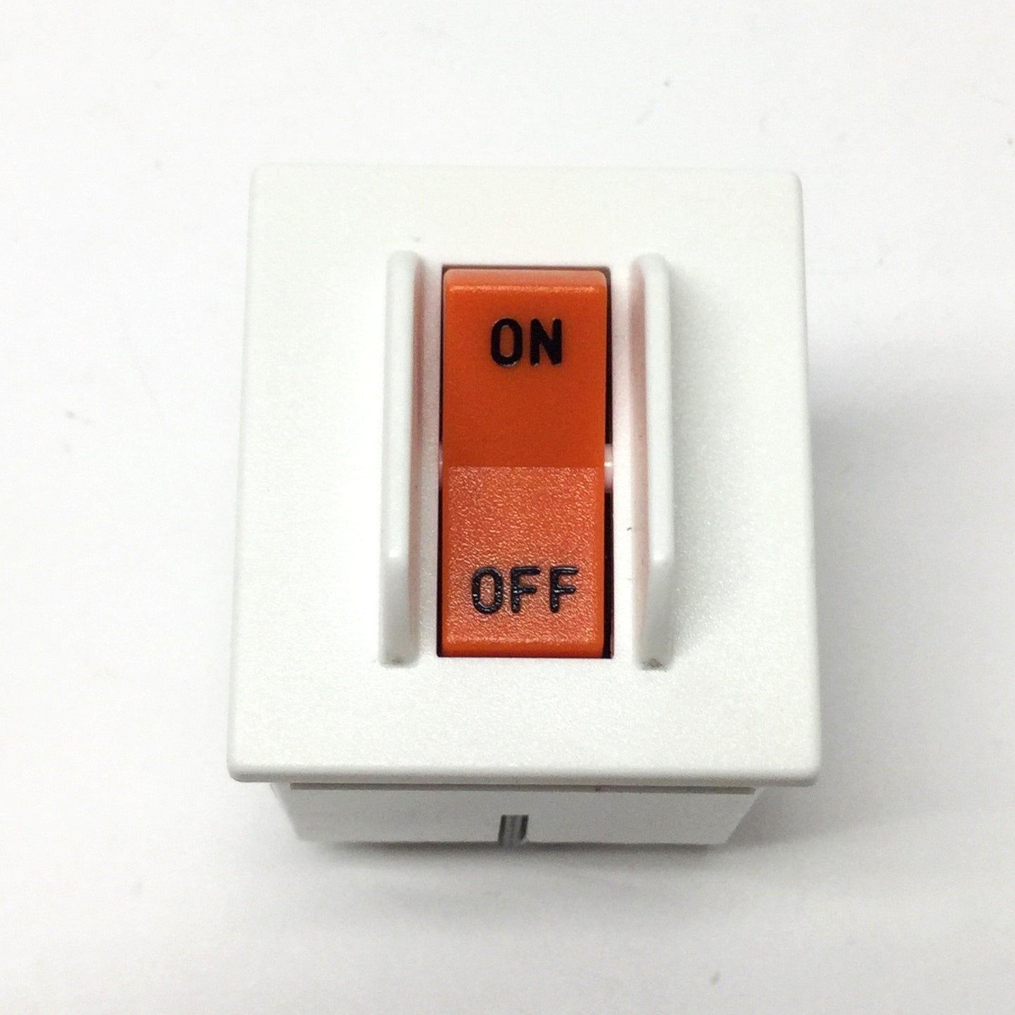 New – Open box Carling MA2-B-34-610-1-A82-1-C Circuit Breaker, 2-Pole, 65VDC 250VAC, 13.5A Trip