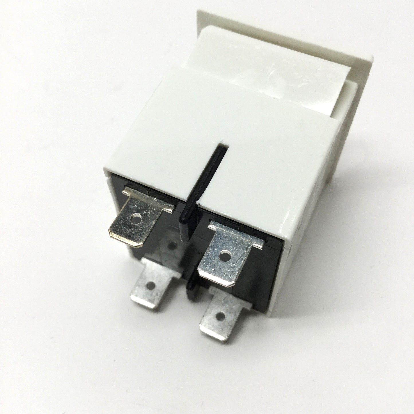 New – Open box Carling MA2-B-34-610-1-A82-1-C Circuit Breaker, 2-Pole, 65VDC 250VAC, 13.5A Trip