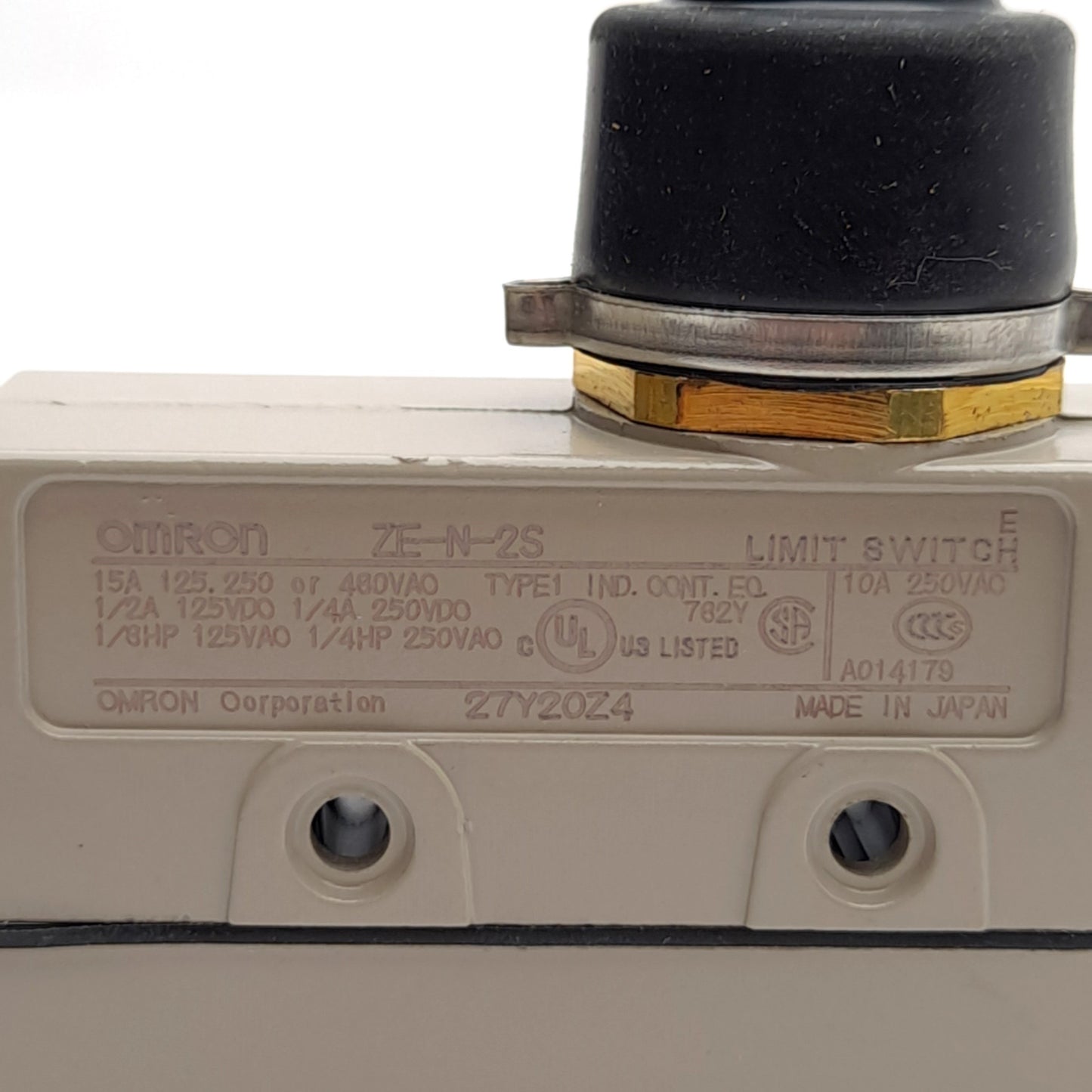 New Omron ZE-N-2S Limit Switch, Plunger Actuator, 480VAC 15A/250VDC 500mA, SPDT