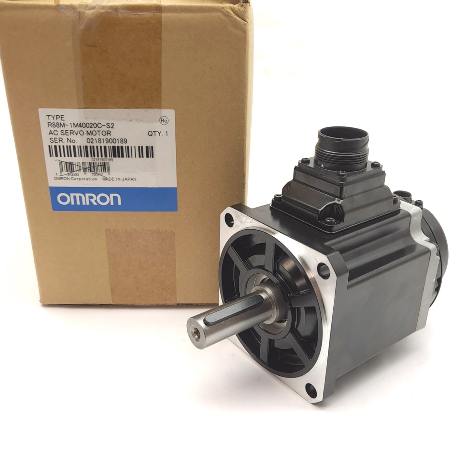 New Omron R88M-1M40020C-S2 AC Servo Motor 400VAC 1.1A 400W, Key/Tap, 23-Bit Encoder