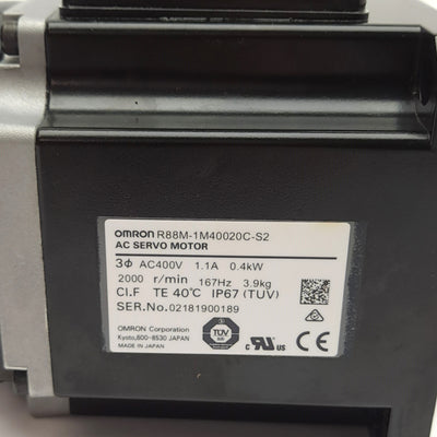 New Omron R88M-1M40020C-S2 AC Servo Motor 400VAC 1.1A 400W, Key/Tap, 23-Bit Encoder