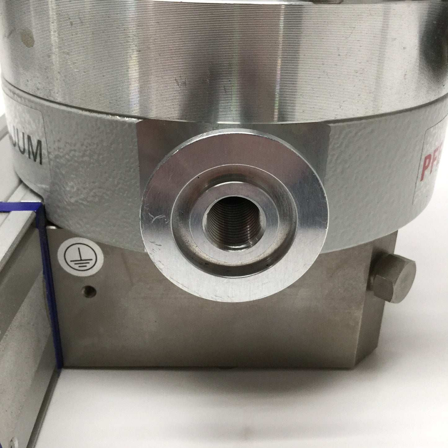 Used Pfeiffer Vacuum THM 262 P Turbomolecular Drag Pump DN100 w/ TC100 Controller