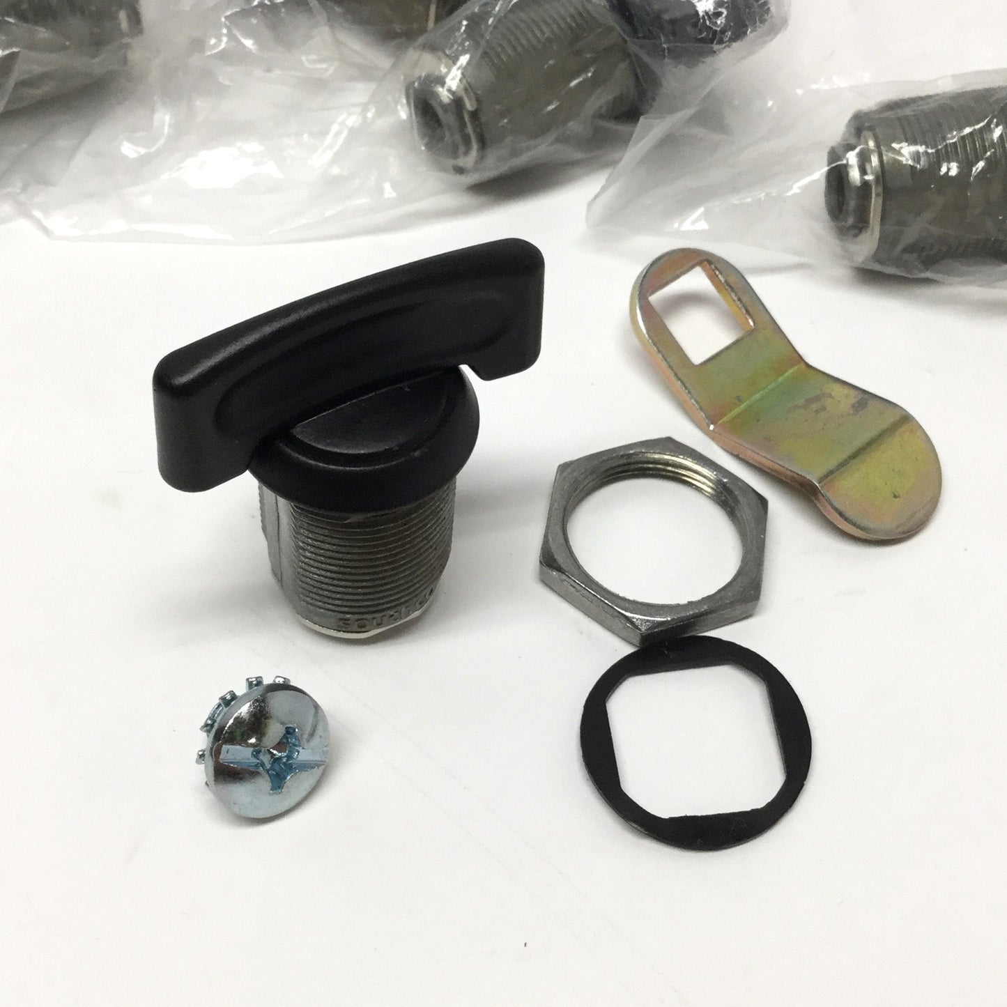 New – Open box Lot of 6 Southco CM-1-2B101-1B Cam Lock Latches, Quarter-Turn, Wing-Head