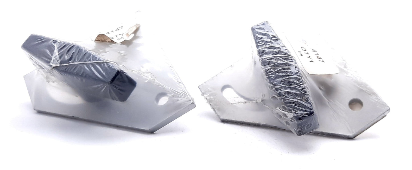 New Lot of 2 80/20 4147 90 Degree Right Hand Pivot Bracket Assembly w/"T" Handle