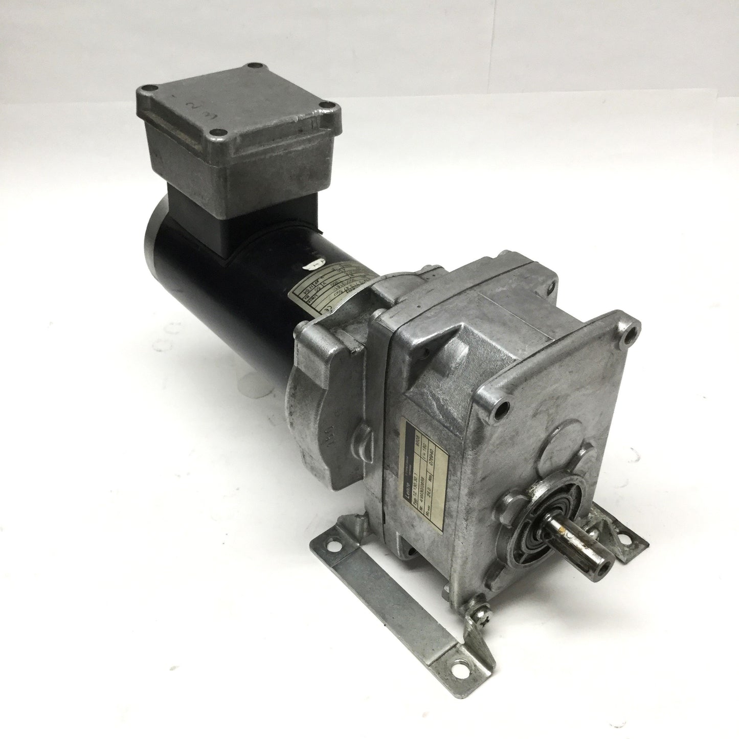 Used Lenze 13.713.47.520 3-Phase Motor 220-240/380-415VAC 50Hz, 160:1 Gear Ratio