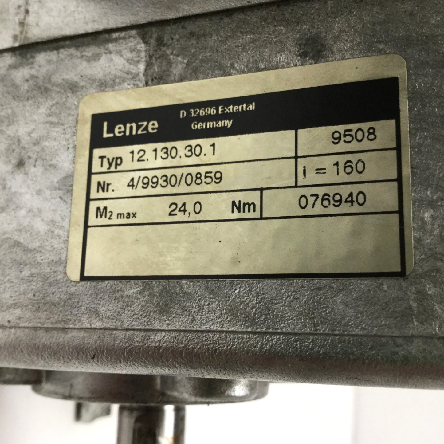Used Lenze 13.713.47.520 3-Phase Motor 220-240/380-415VAC 50Hz, 160:1 Gear Ratio
