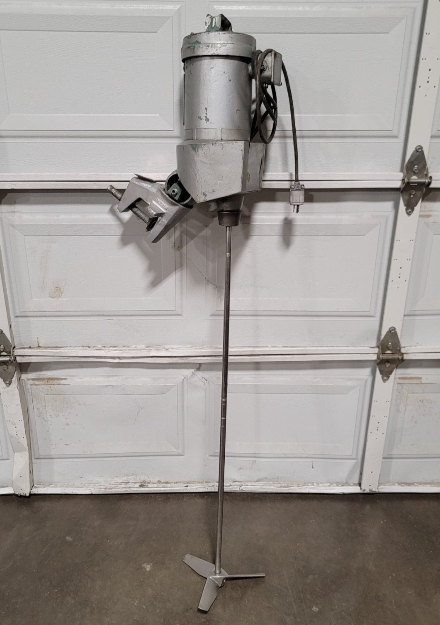 Used Lightnin XJ-30 Clamp Mount Gear Drive Mixer With A310 Impeller 0.3HP, 115/230VAC