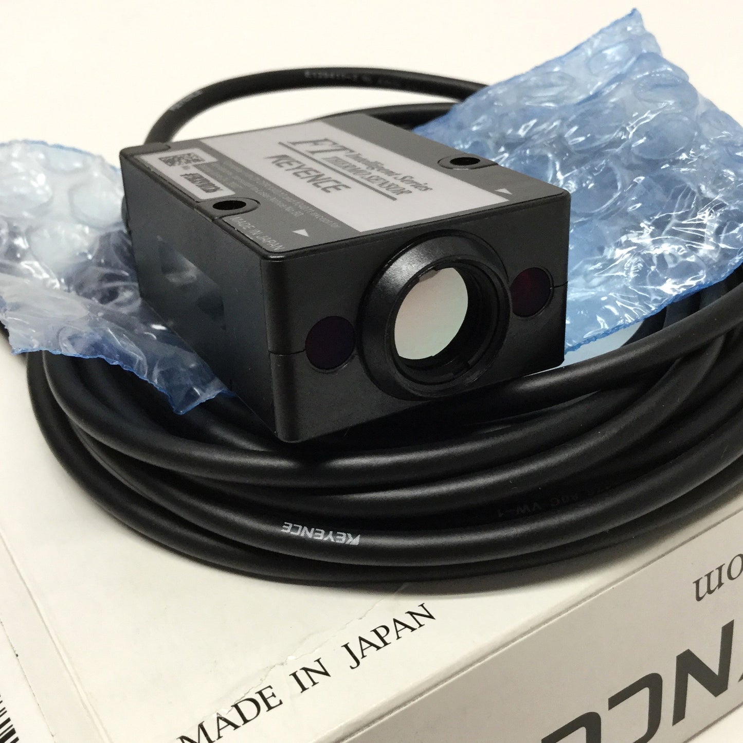 New – Open box Keyence FT-H10 Digital Infrared Temperature Thermopile, Small Spot, 0-500°C