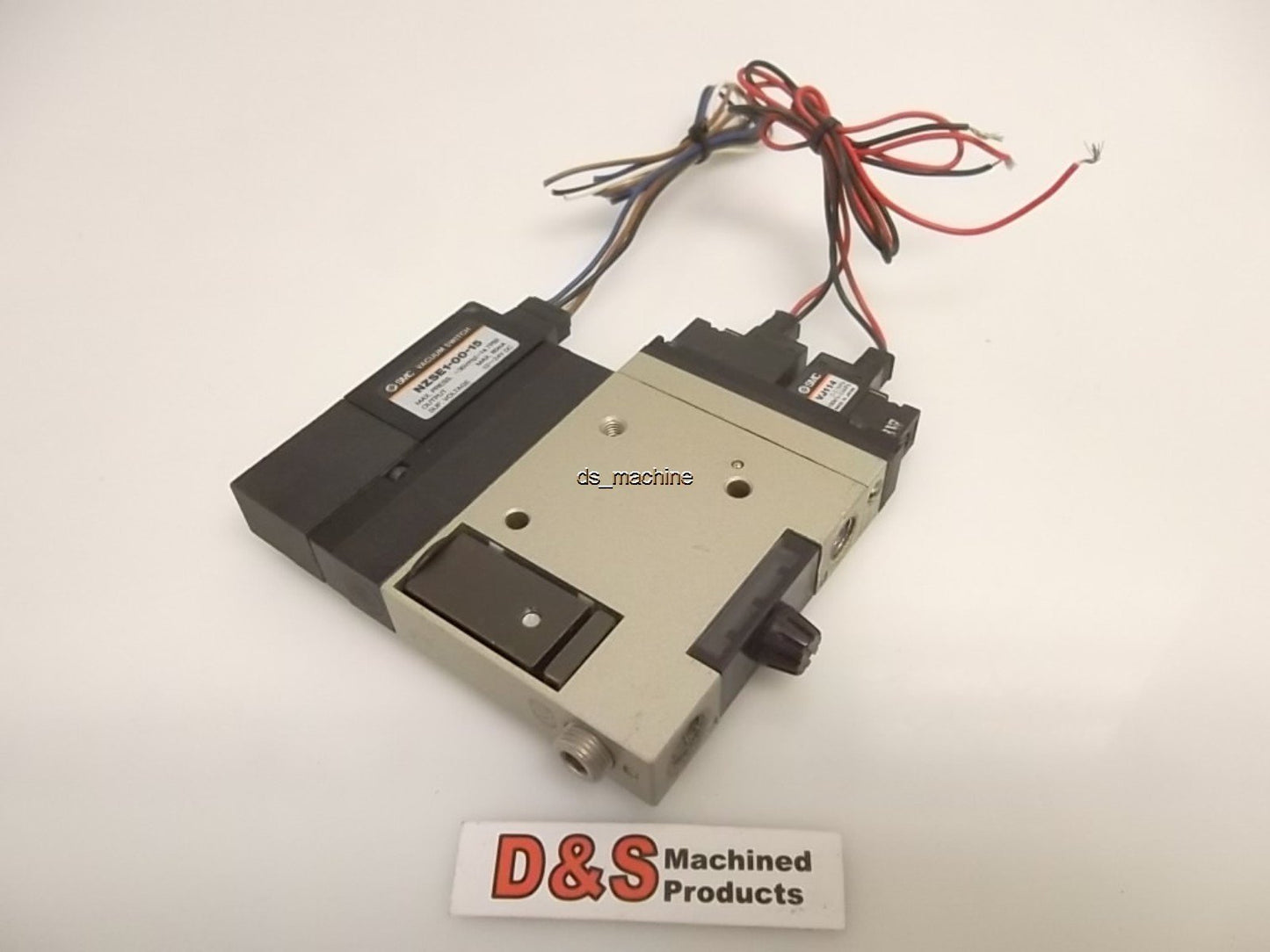 Used SMC NZM071HT Vacuum Ejector w/Vacuum Switch NZSE1-00-15