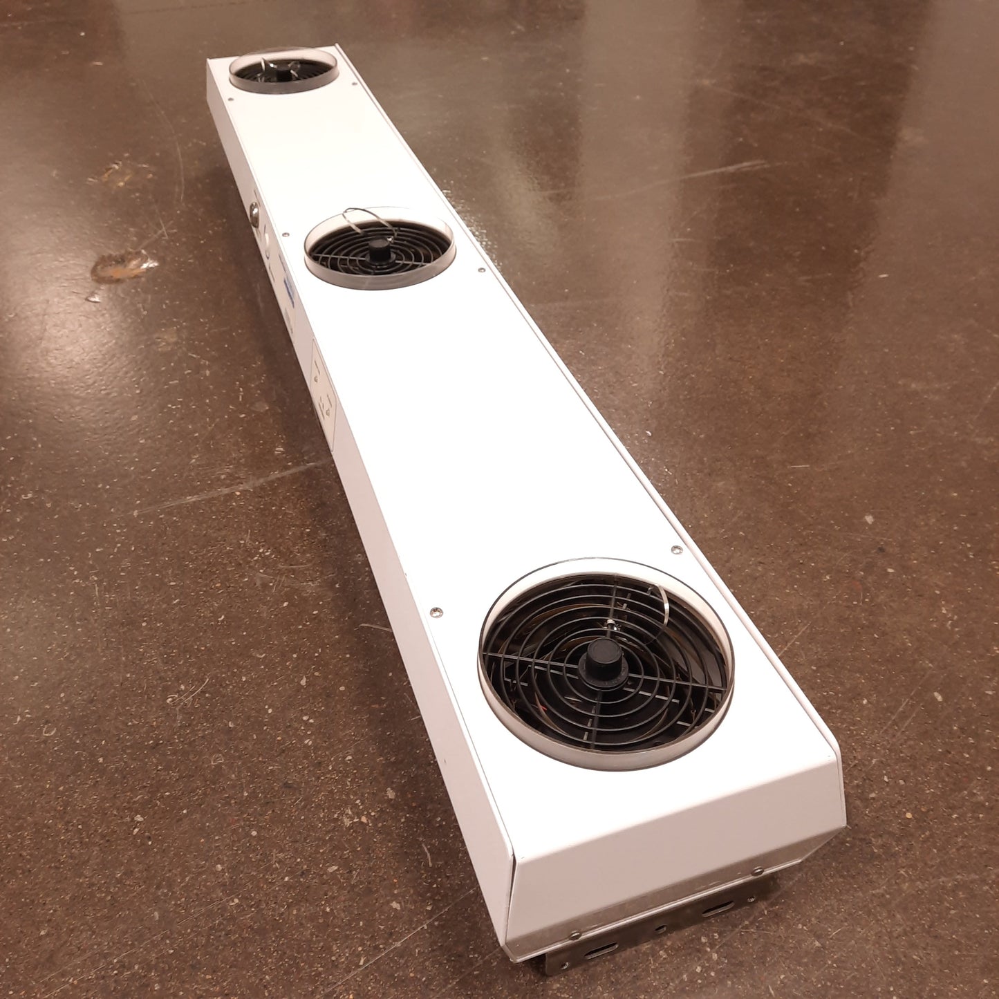 Used Simco 4008630 Guardian CR2000 Ionizing Air Blower, 3-Fan, 120VAC, 135/270cfm