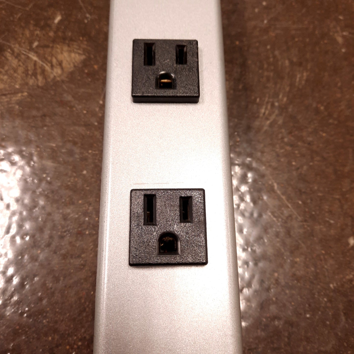 Used Wiremold UL2063BD Power Strip, 24-Outlets, 120V 15A, 6ft Strip, 15ft Cable
