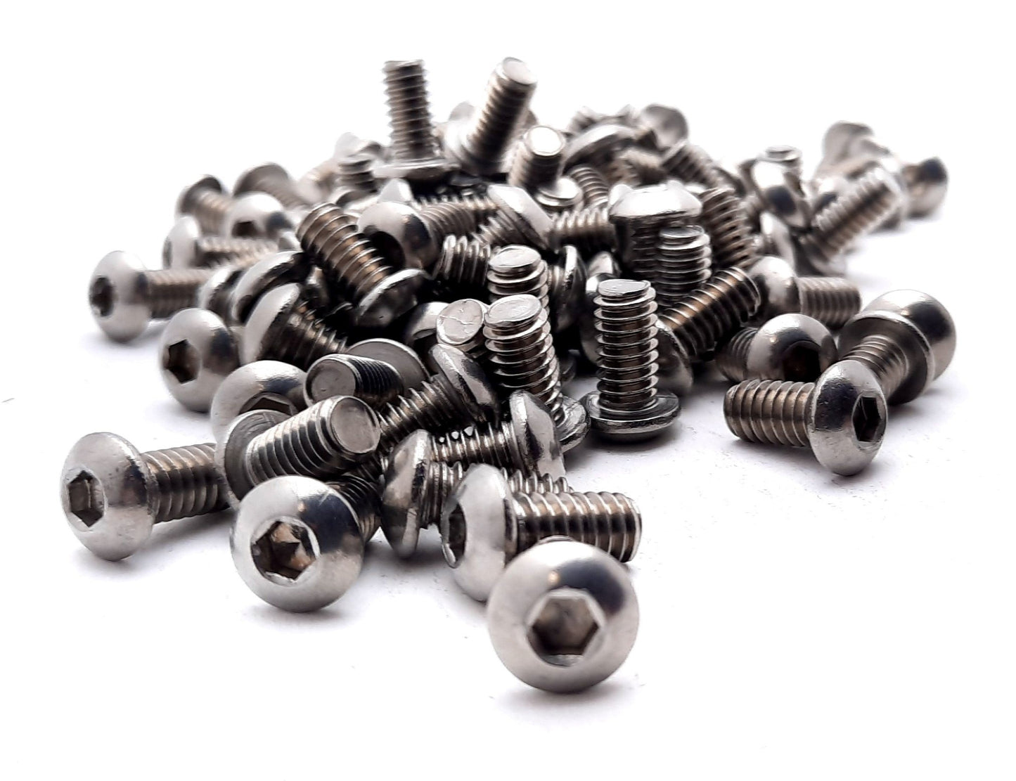 Used Lot of 100 80/20 3690 Button Head Socket Cap Screw 1/4-20 x .500"