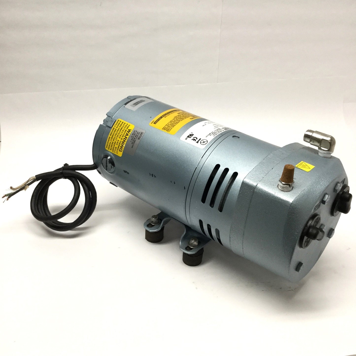 Used Gast 0523-101Q-G588DX Rotary Vane Vacuum Pump 100-115/220-230VAC, 1PH, 1/4HP