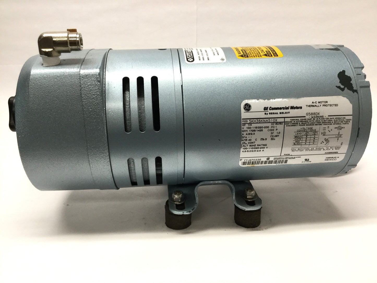 Used Gast 0523-101Q-G588DX Rotary Vane Vacuum Pump 100-115/220-230VAC, 1PH, 1/4HP