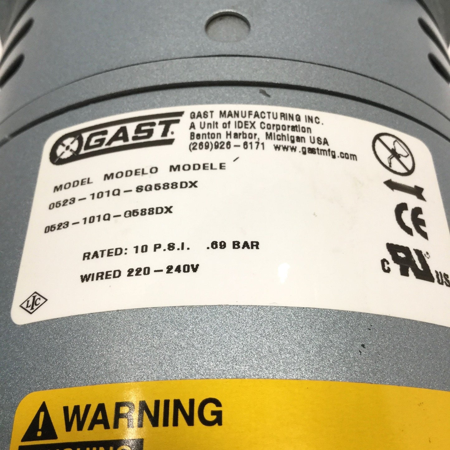 Used Gast 0523-101Q-G588DX Rotary Vane Vacuum Pump 100-115/220-230VAC, 1PH, 1/4HP