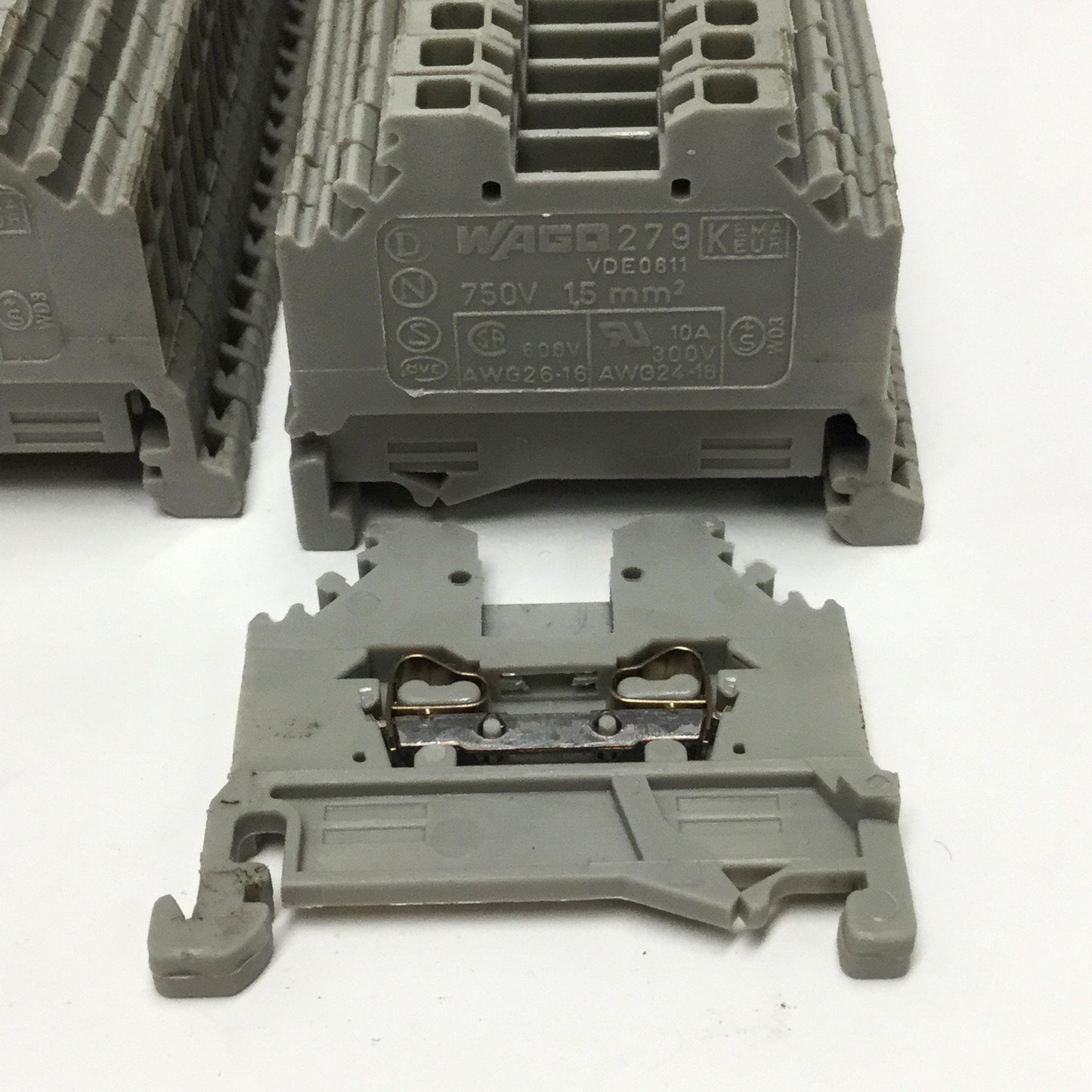 Used Lot of 50 Wago 279-101 Cage-Clamp Thru Terminal Blocks, 2-Conductor, 600V 10A