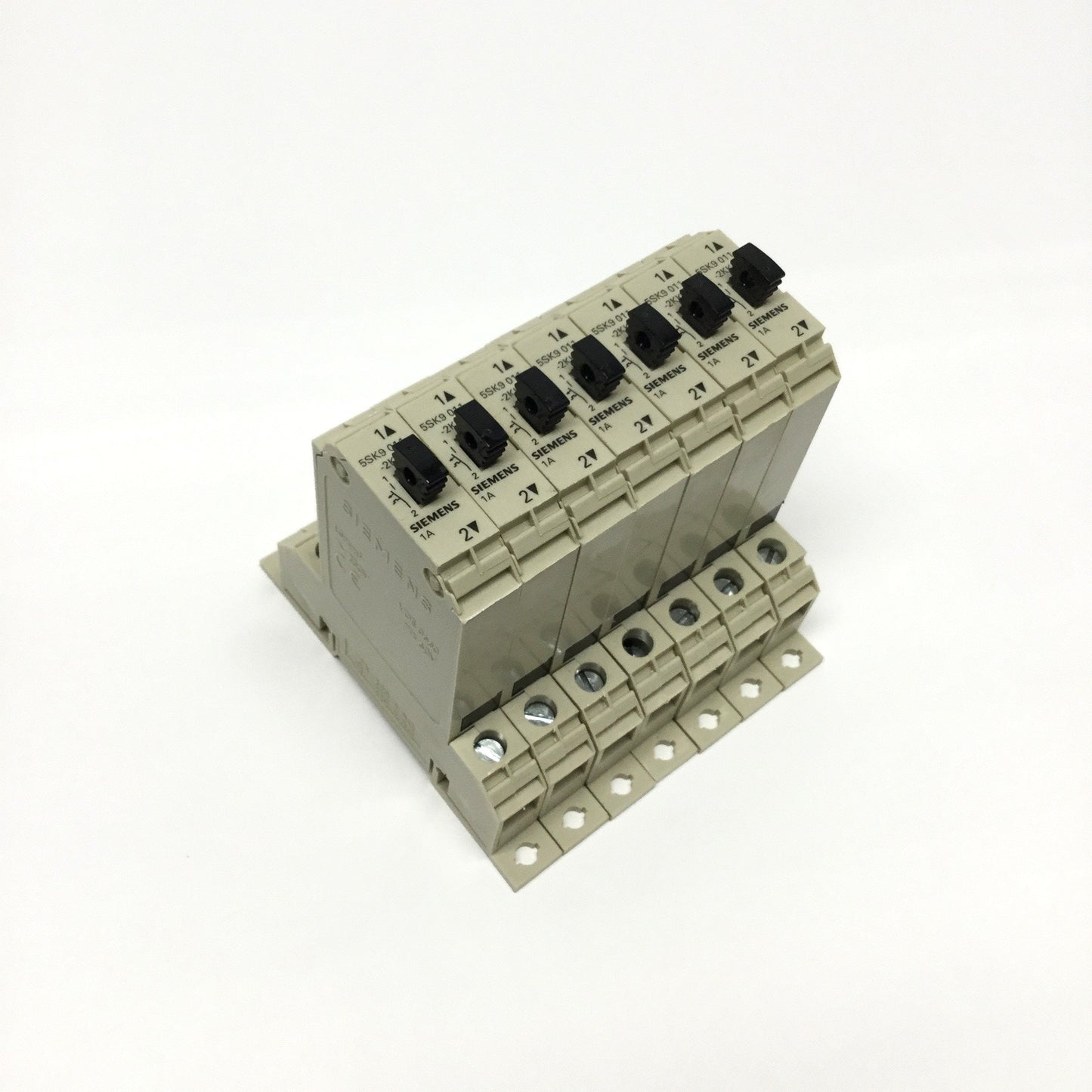 New – Open box Lot of 7 Siemens 5SK9011-2KK24 Auxiliary Circuit Breakers 1-Pole 1A 240VAC/60VDC