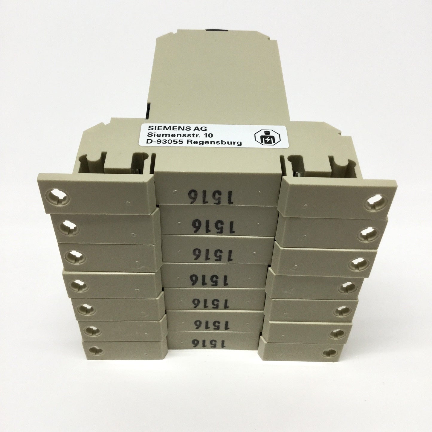 New – Open box Lot of 7 Siemens 5SK9011-2KK24 Auxiliary Circuit Breakers 1-Pole 1A 240VAC/60VDC