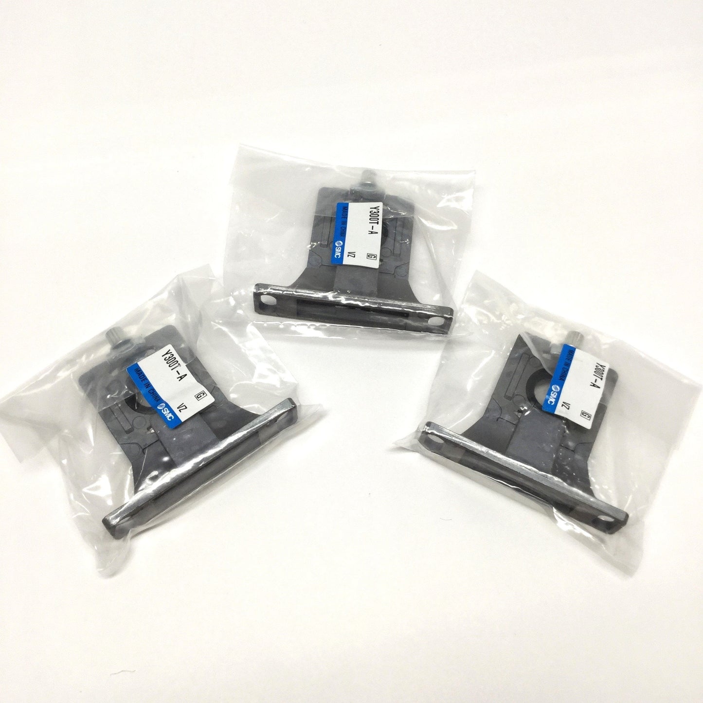 New Lot of 3 SMC Y300T-A Modular Filter/Regulator Mount Interface Spacer w/Bracket