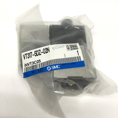 New SMC VT317-5DZ-02N Solenoid Control Valve 3-Port 2-Position 24VDC 0.9MPa 1/4" NPT