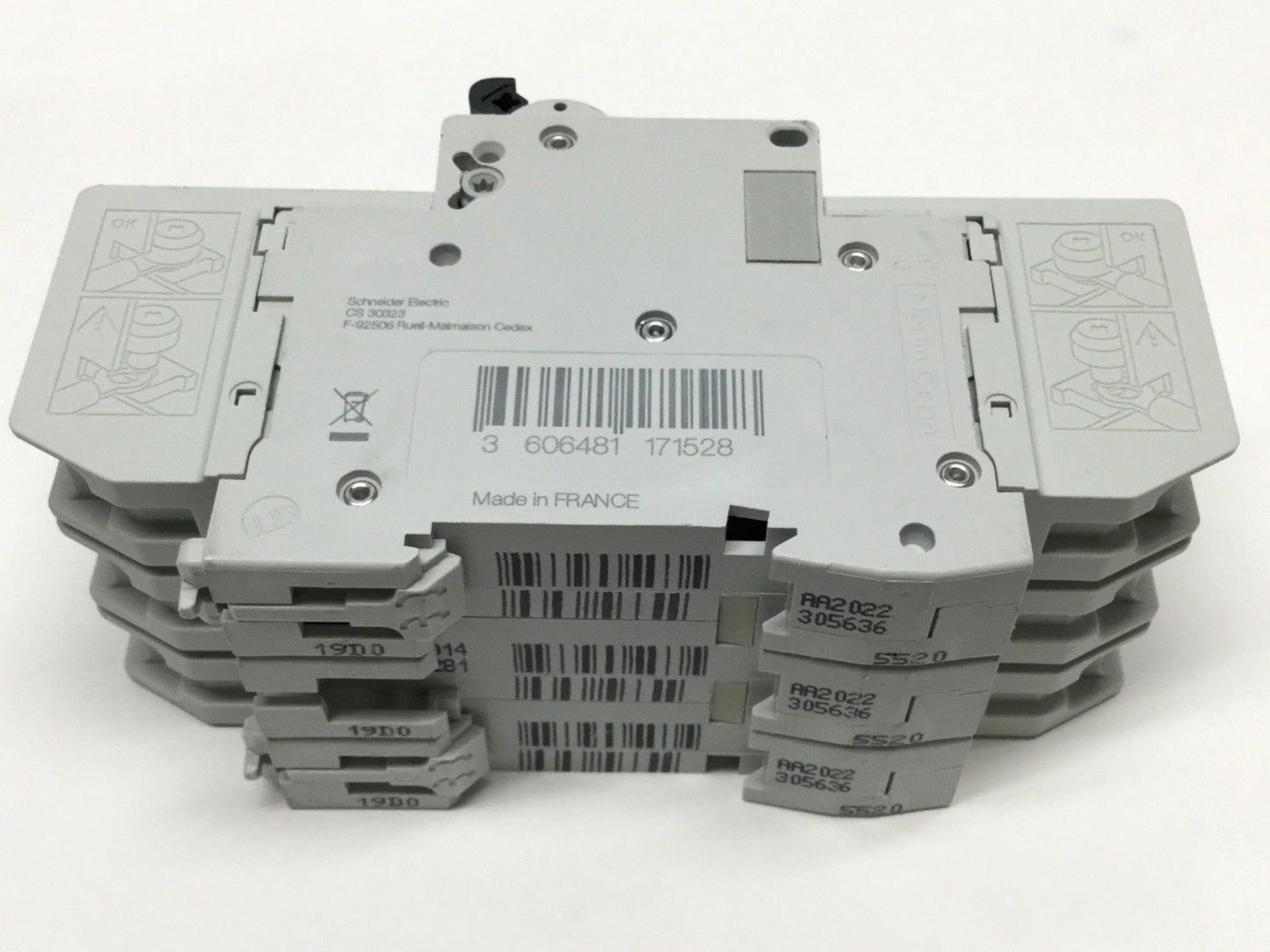 New – Open box Schneider M9F53320 MULTI 9 C60BPR Circuit Breaker, 3-Pole, 20A D-Curve, 440VAC