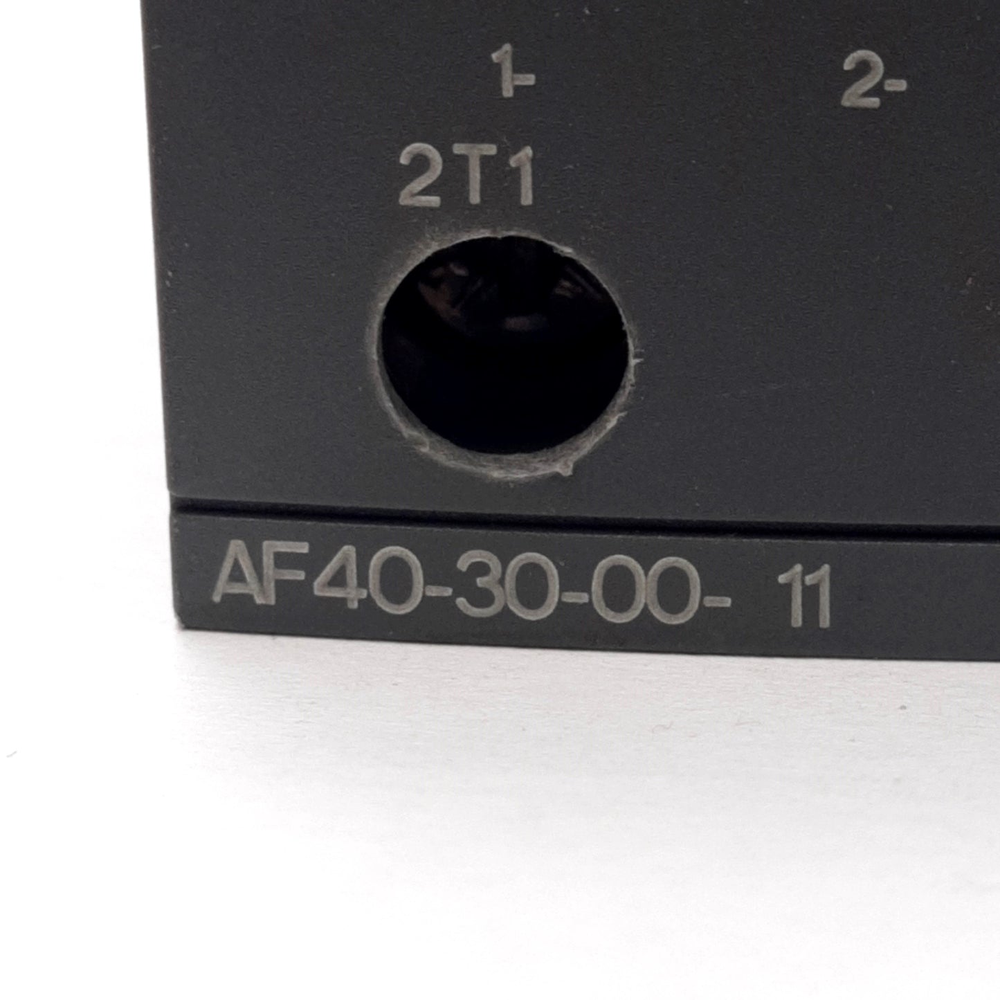 Used ABB AF40-30-00-11 Contactor, 3-Pole, 600VAC 60A, 40HP, 24-60VAC/20-60VDC Control