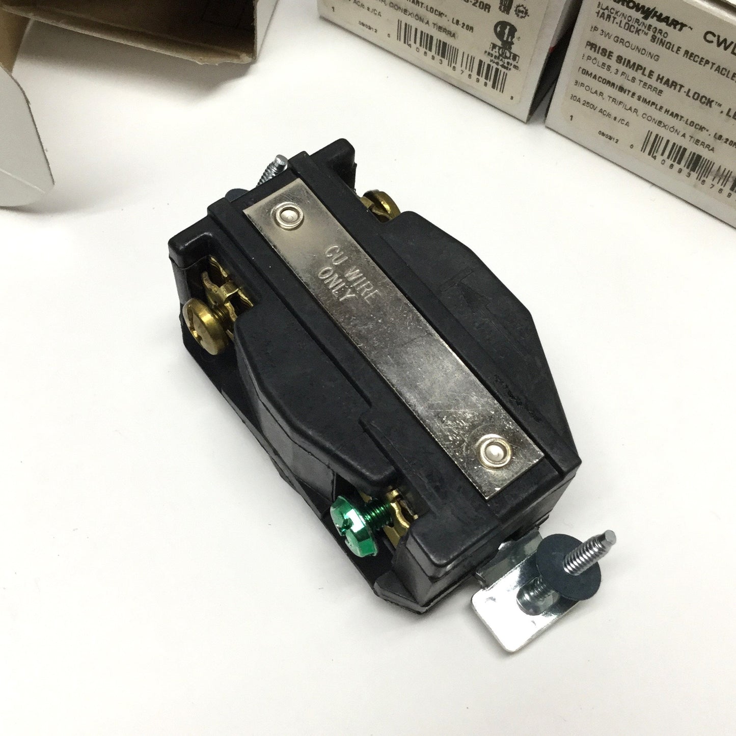 New Lot of 5 Cooper CWL620R Twist-Lock Receptacle 2-Pole 3-Wire, 20A, 250VAC, L6-20R