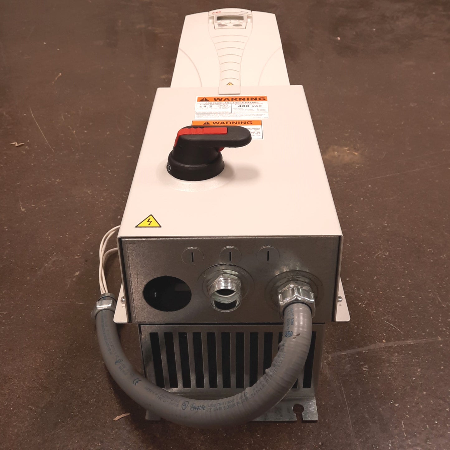 Used ABB ACH550-PDR-045A-4 VFD & Disconnect, 3PH 380-480VAC Input, 0-500Hz, 30HP