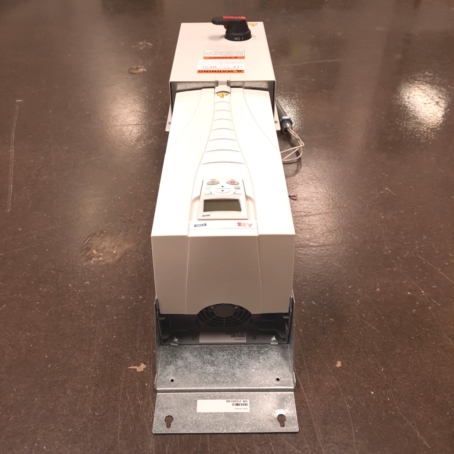 Used ABB ACH550-PDR-045A-4 VFD & Disconnect, 3PH 380-480VAC Input, 0-500Hz, 30HP