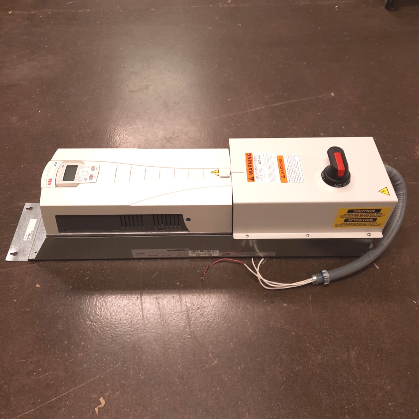 Used ABB ACH550-PDR-045A-4 VFD & Disconnect, 3PH 380-480VAC Input, 0-500Hz, 30HP