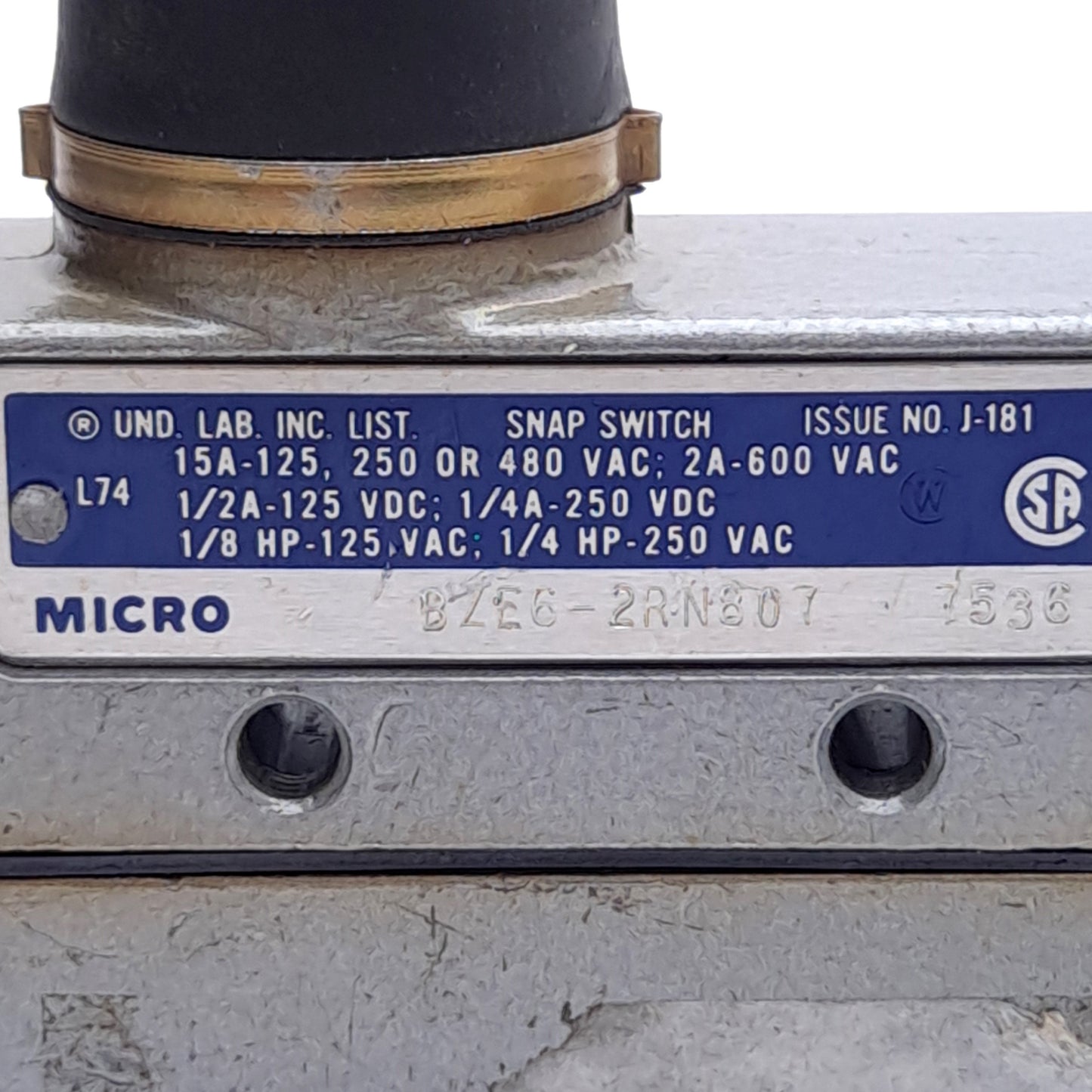 Used Honeywell B2E6-2RN807 Roller Arm Plunger Limit Switch SPDT, 1/2in NPT, 2A 600VAC