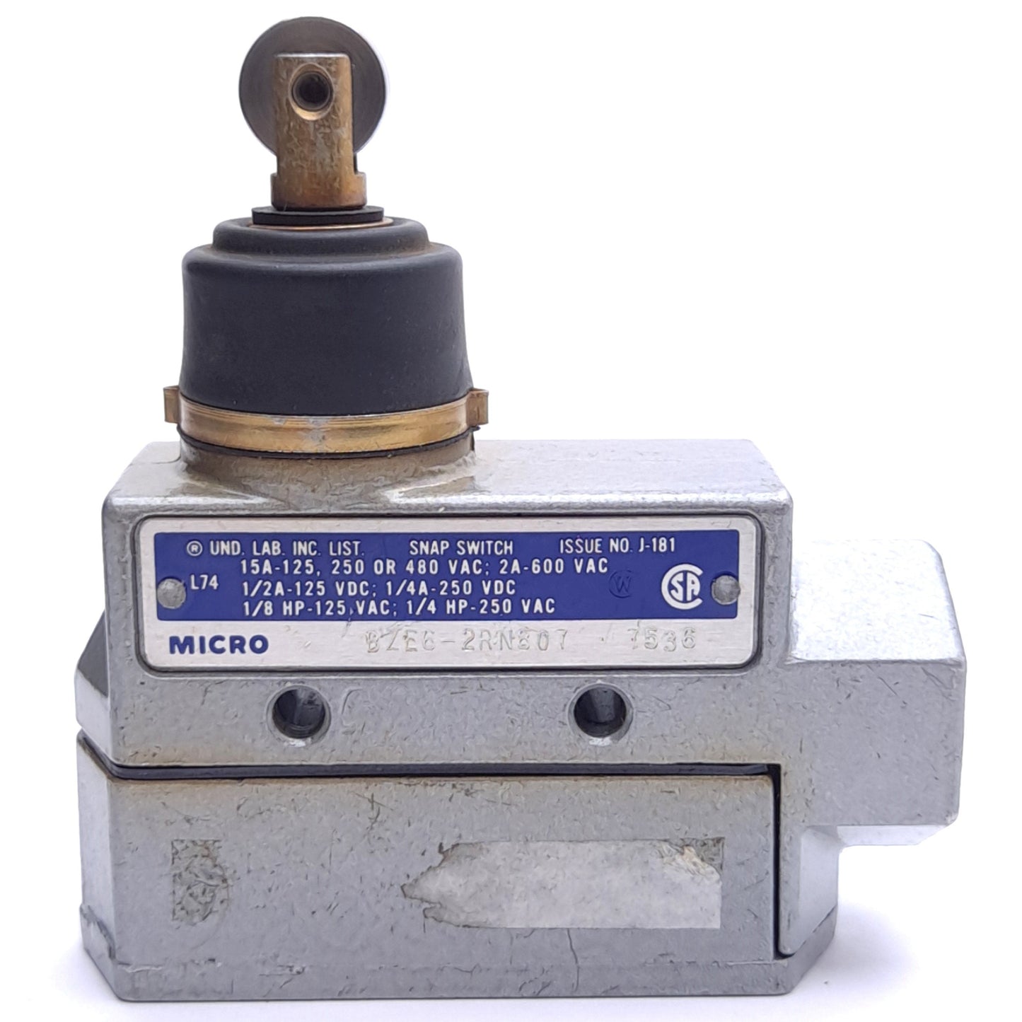 Used Honeywell B2E6-2RN807 Roller Arm Plunger Limit Switch SPDT, 1/2in NPT, 2A 600VAC