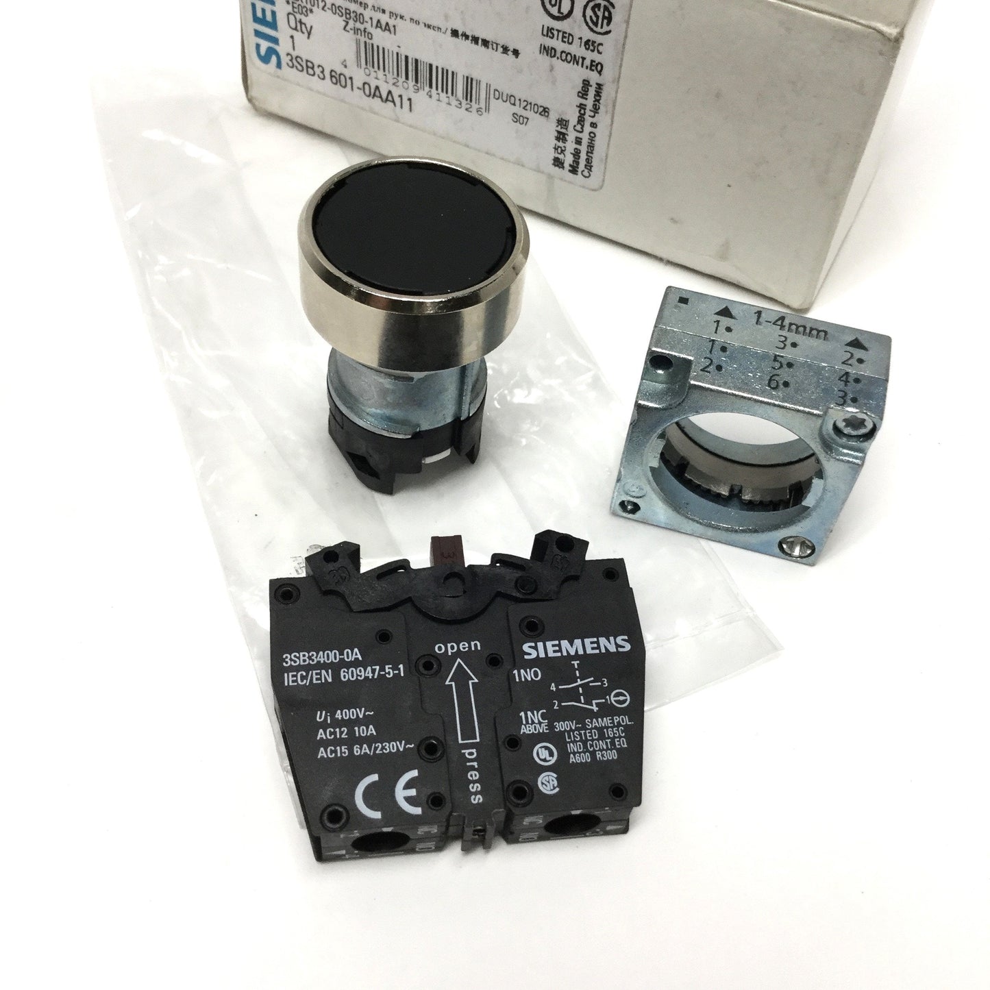 New – Open box Siemens 3SB3 601-0AA11 Pushbutton Switch Black, Momentary, 1NO-1NC Contact Block