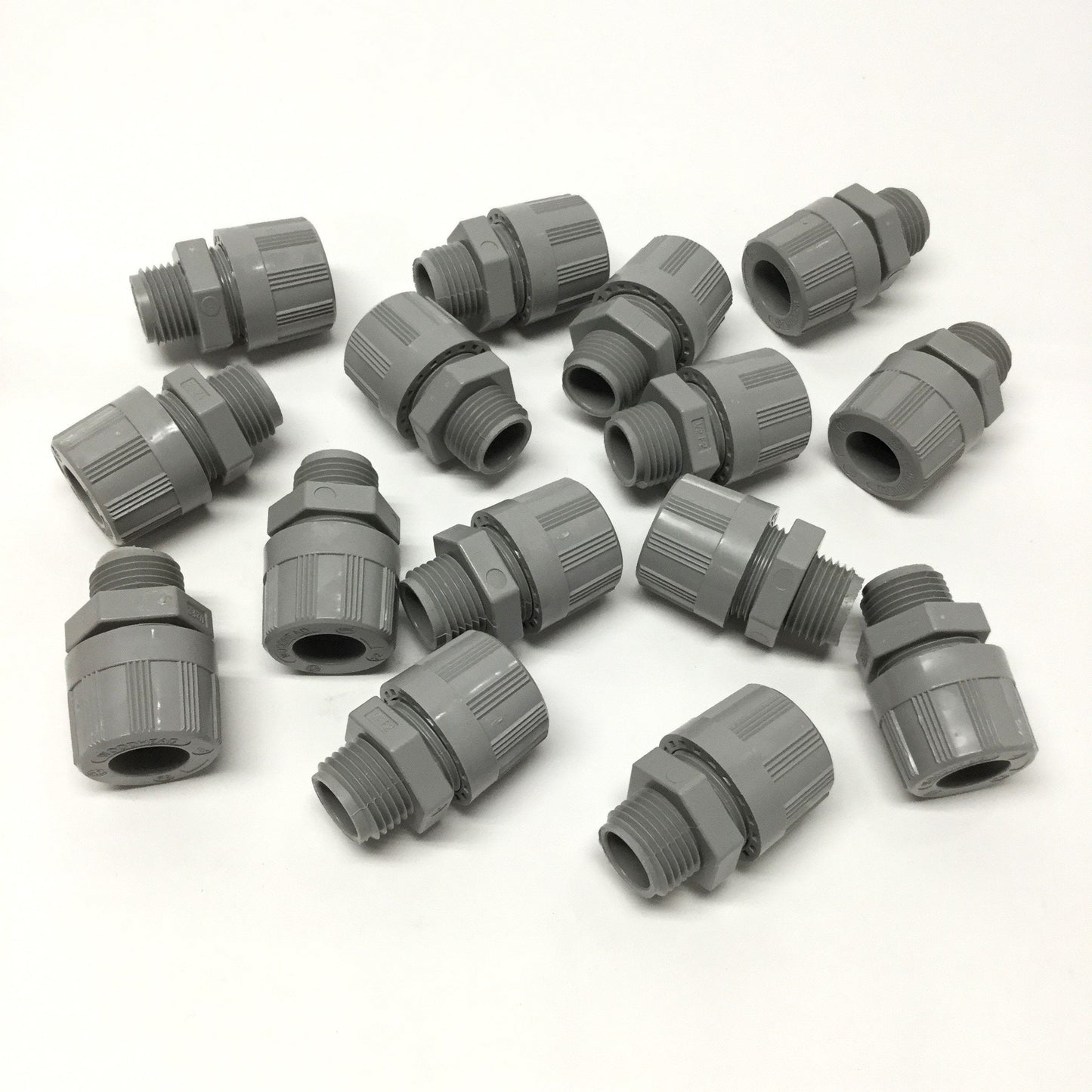 New – Open box Lot of 15 Woodhead 5534 MAX-LOC Cable Gland Cord Grip 1/2" NPT Ø0.562" to 0.625"