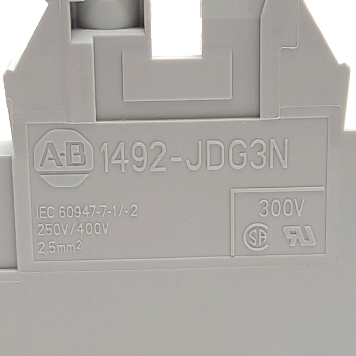 New – Open box Lot of 5 Allen Bradley 1492-JDG3N Terminal Block 3-Level 2-Feed Through 1-Ground