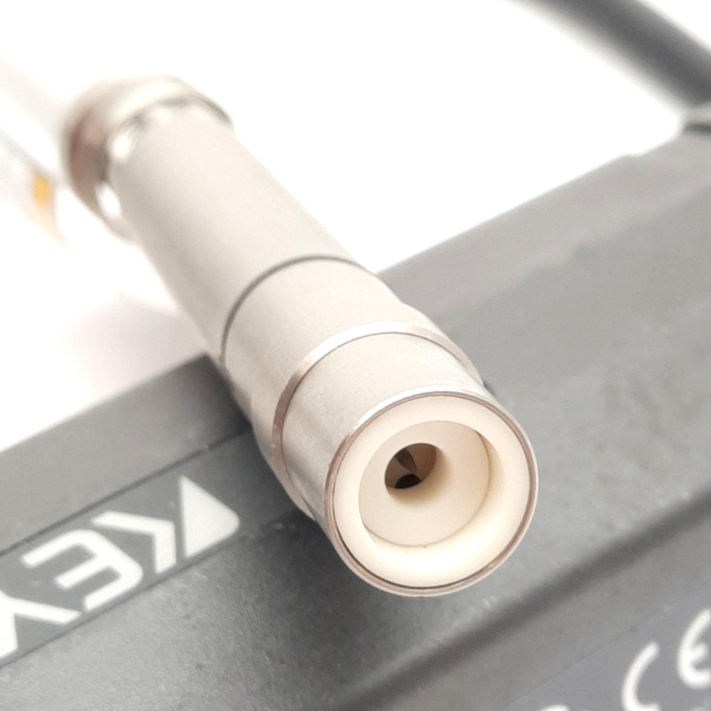 New Keyence SJ-M021G Spot Type Static Eliminator, 24VDC Supply, ±6kV Output, 2m Long