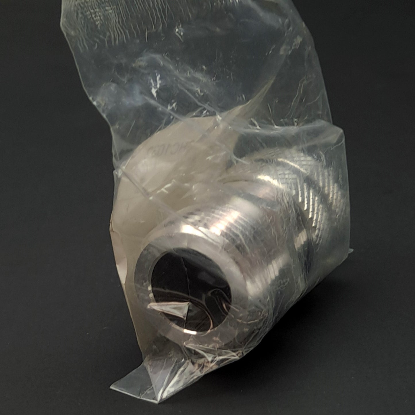 New Lot of 4 Hubbell SHC1032 Cord Connector, 3/4in NPT, ø0.25-0.38in Cable OD