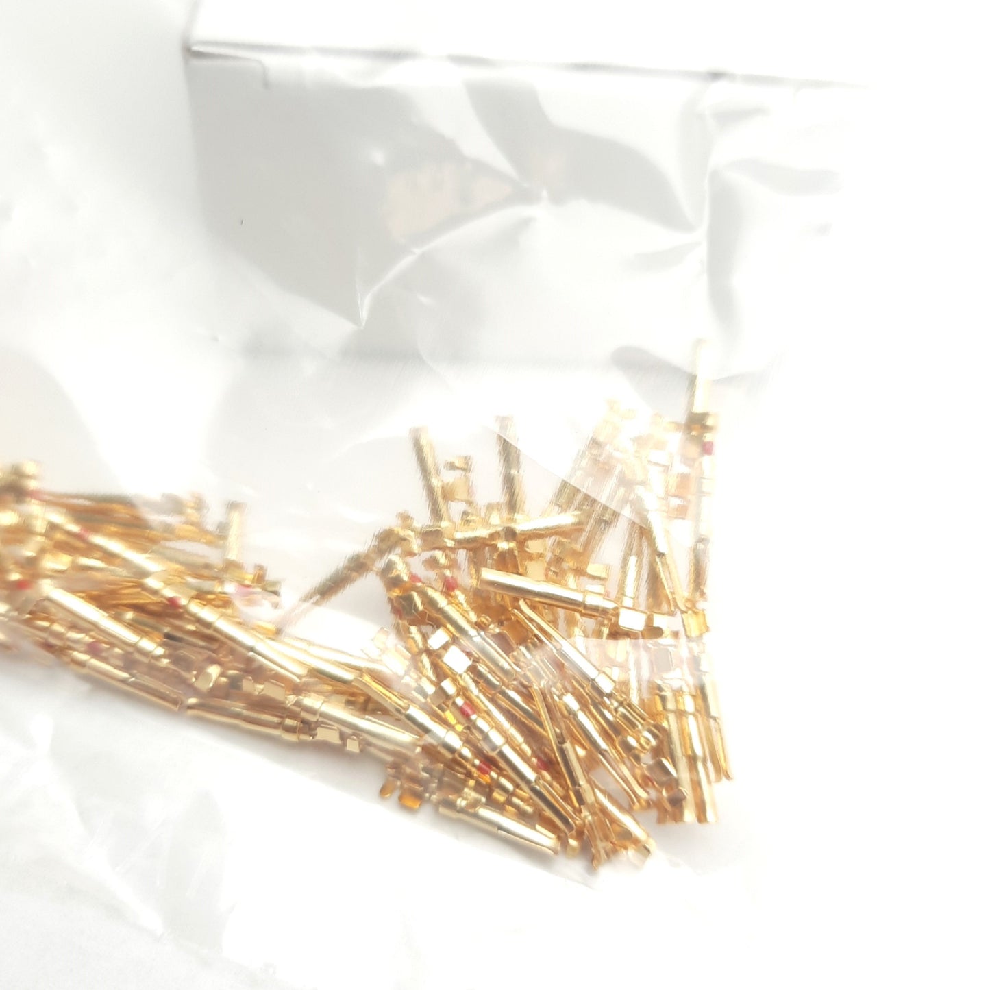 New Lot of 100 Amplimite 7-66504-0 Electrical Connectors D-Sub, Socket, 20-24 AWG