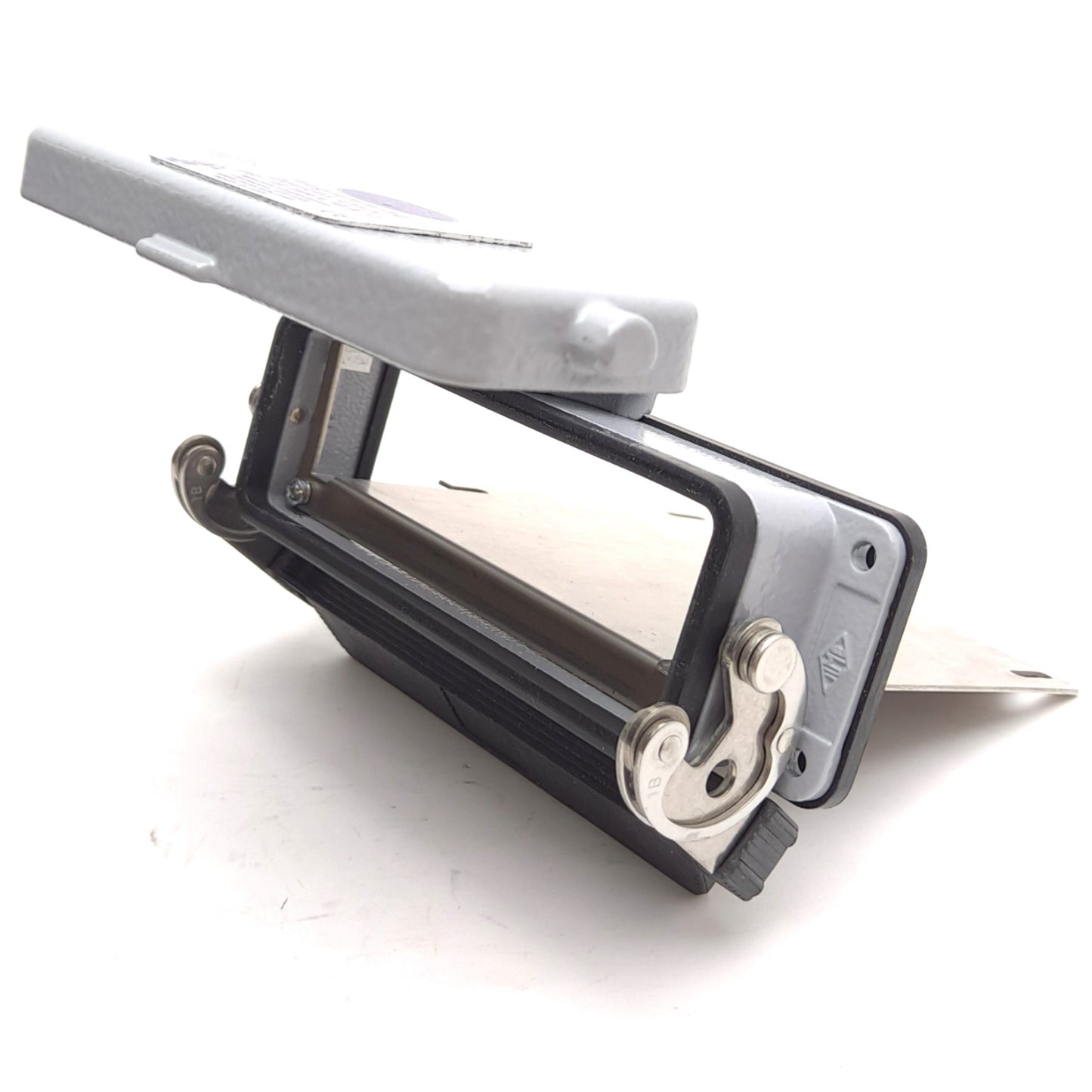 New – Open box Mencom DFD-24LS-KIT Panel Interface Connector, For 3-1/2in Disk Drive