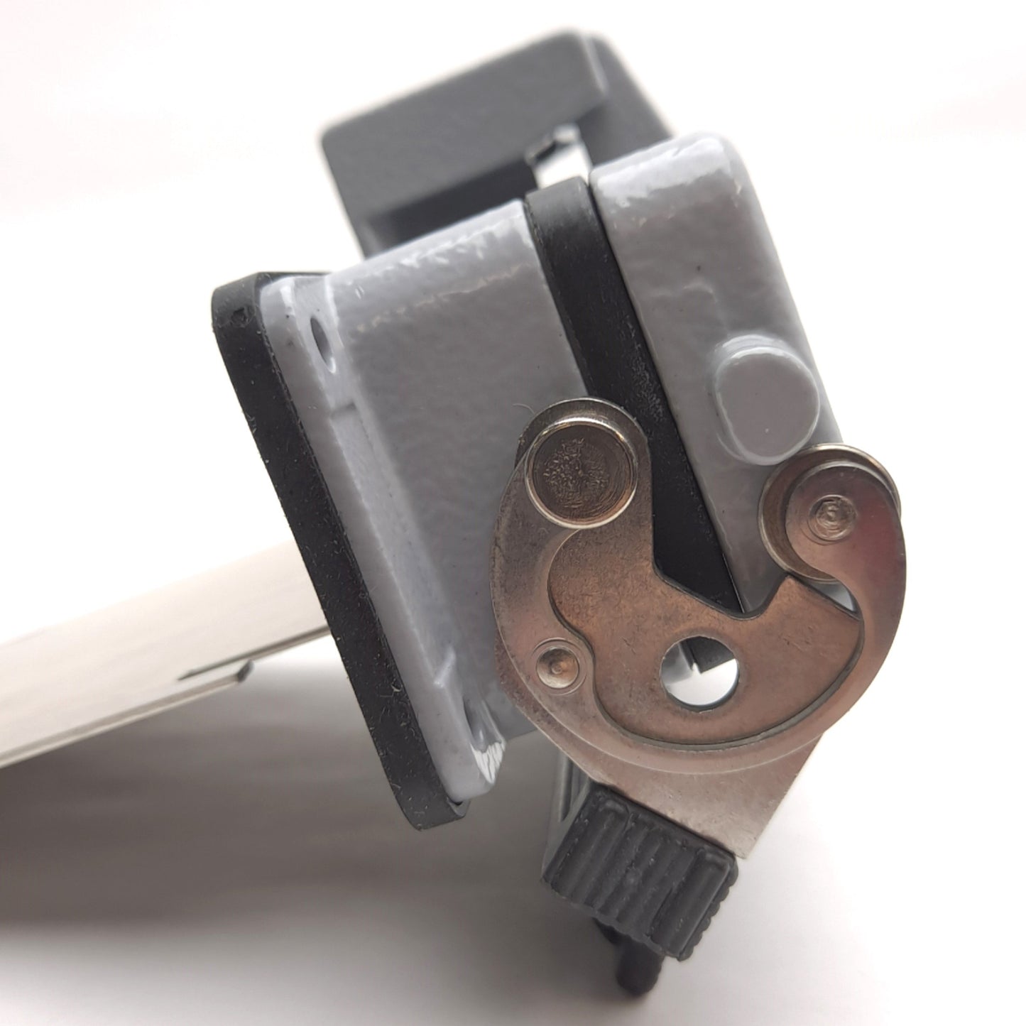 New – Open box Mencom DFD-24LS-KIT Panel Interface Connector, For 3-1/2in Disk Drive