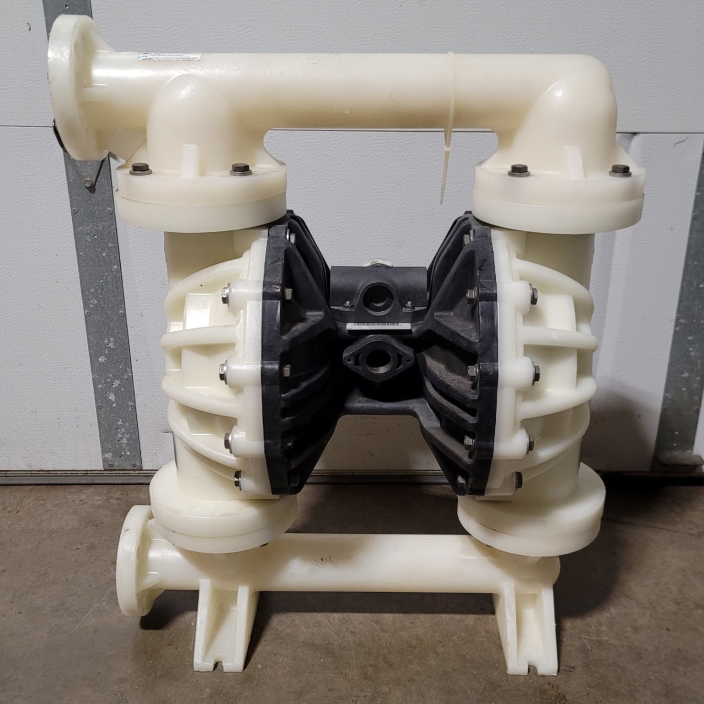 Used Graco 653525 Husky 2200 Air Operated Double Diaphragm Pump 2"ANSI/DIN, 200GPM