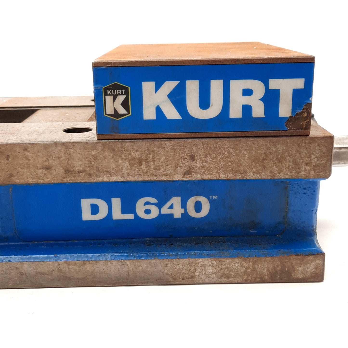 Used Kurt DL640 Double Lock Manual Machinist Vise 6in Wide, 23.25in Long, 3/4in Drive