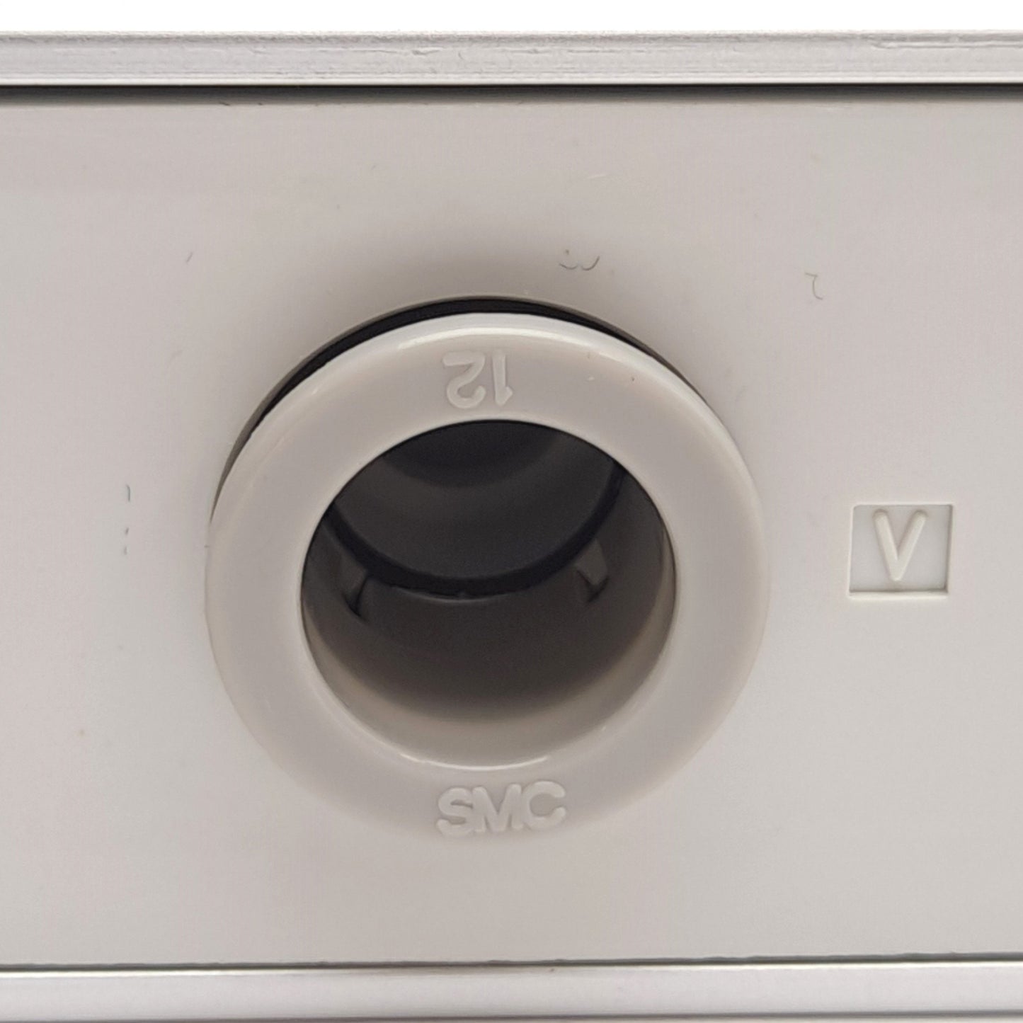 New – Open box SMC ZL112 Vacuum Ejector, 0.15-0.7MPa Supply, 0 to -84kPa Vacuum. ø1.2mm Nozzle