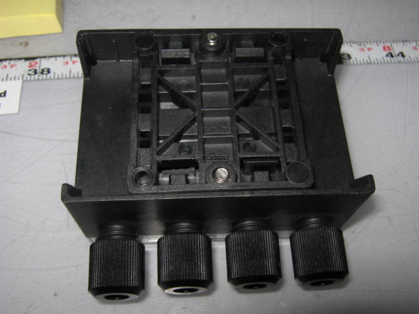 Used Baumer Electric 56A4016 ASIA Sensor Interface Module 4 In/200mA *Broken Mount*
