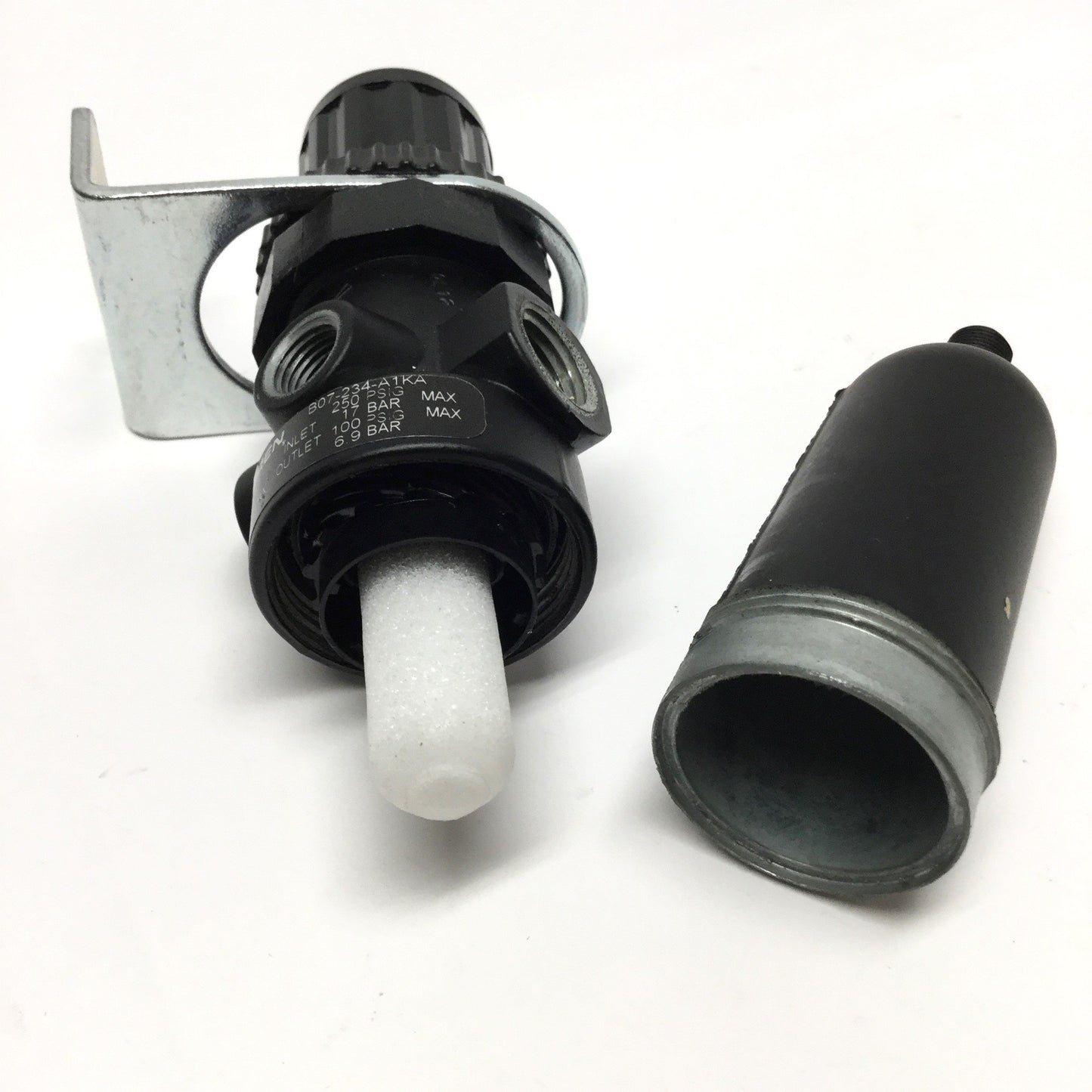 Used Norgren B07-234-A1KA Pneumatic Filter/Regulator, 250psi Max, 0-100psi, 1/4" NPT