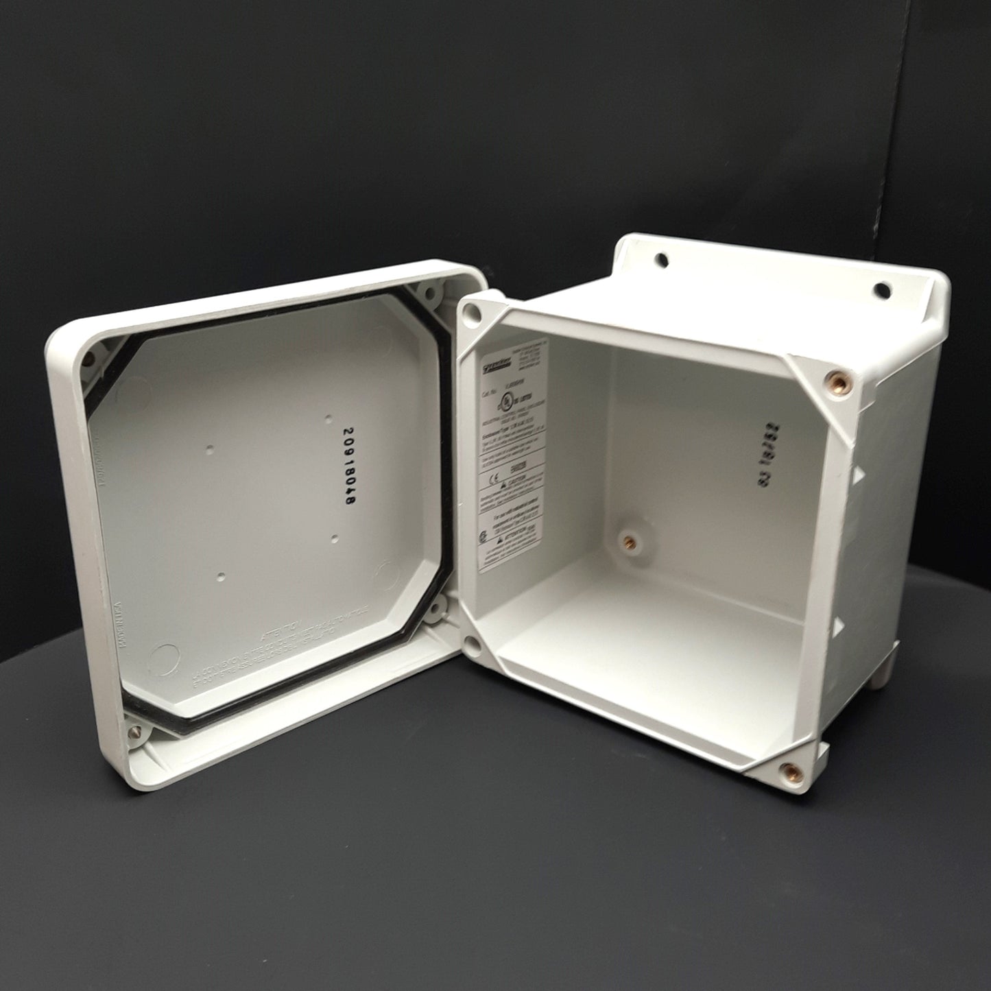 New Vynckier VJ606HW Enclosure, 6 x 6 x 4.64in Interior, NEMA 3, 3R, 4, 4X, 12 & 13