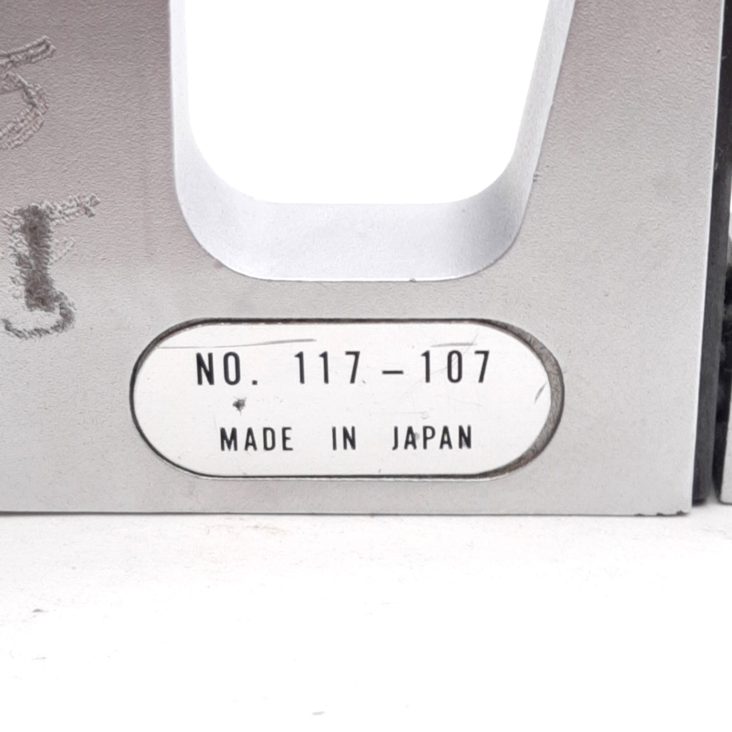 Used Mitutoyo 117-107 Interchangeable Anvil Micrometer, 0-1in, 0.0001in Graduation
